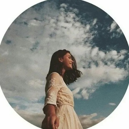 ladies profile pictures