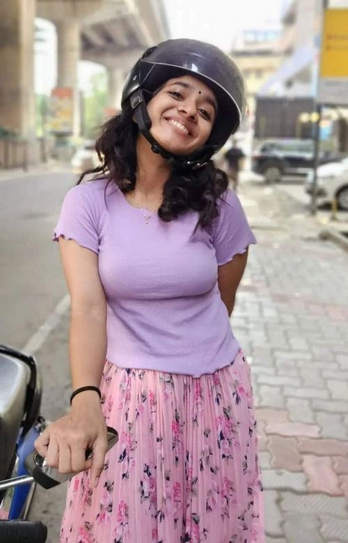 ladies profile pic