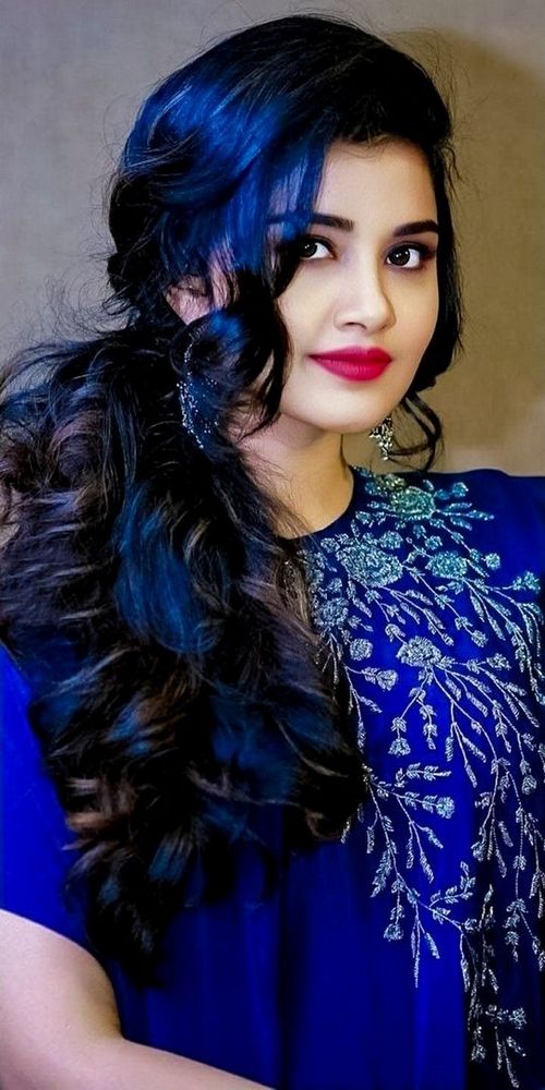 ladies profile pic