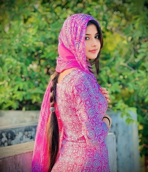 ladies profile pic