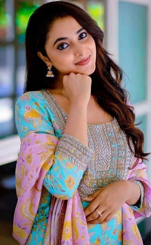 ladies profile pic