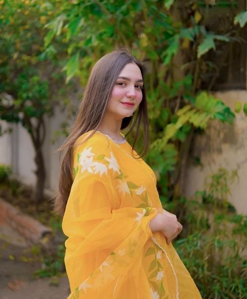 ladies profile pic