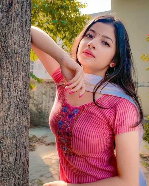 ladies profile pic