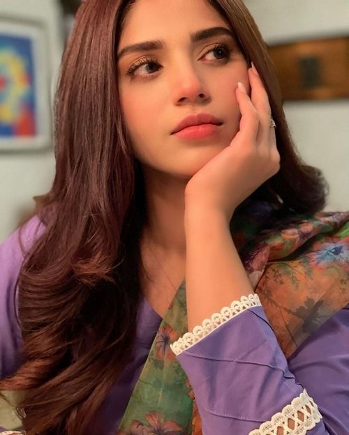 ladies profile pic