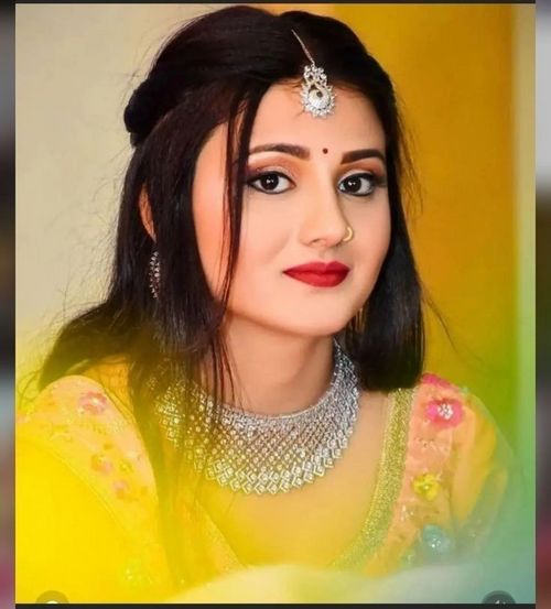 ladies profile pic