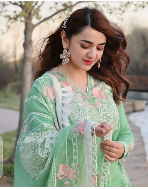 ladies profile pic