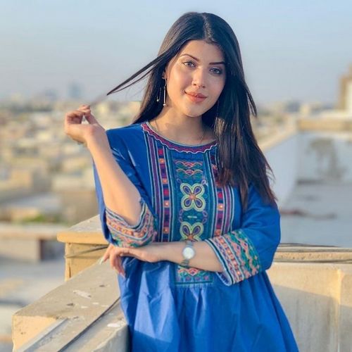 ladies profile pic