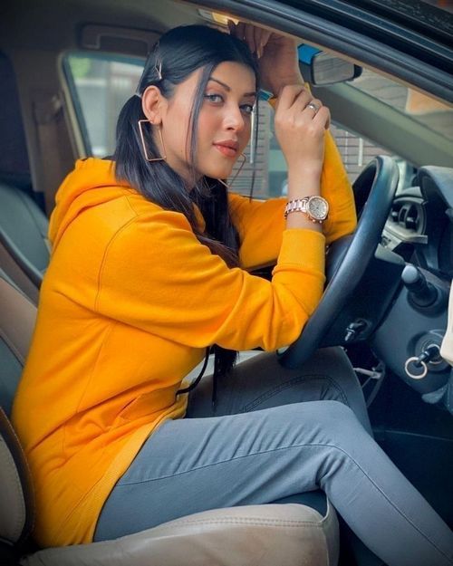 ladies profile pic