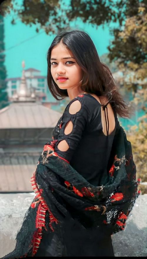 ladies profile pic