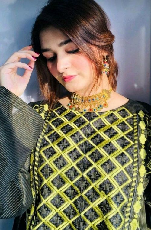 ladies profile pic