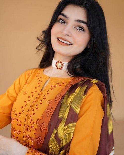 ladies profile pic