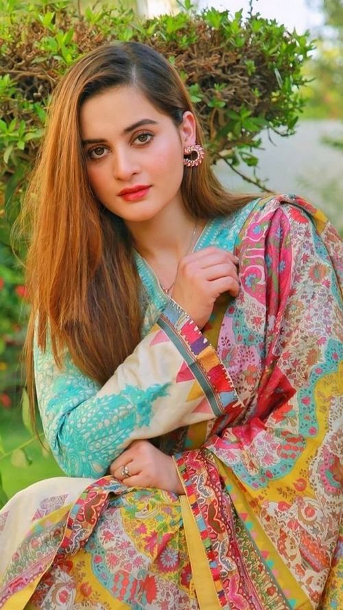 ladies profile pic