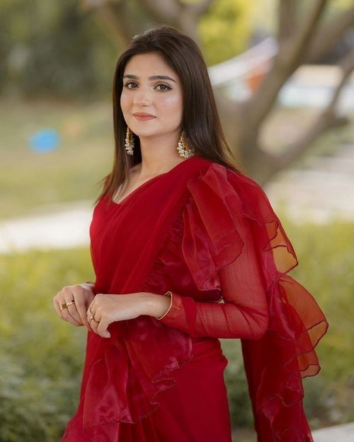 ladies profile pic