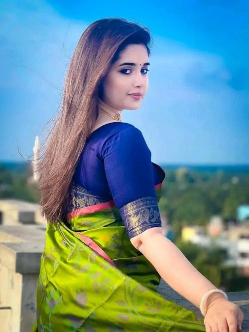 ladies profile pic