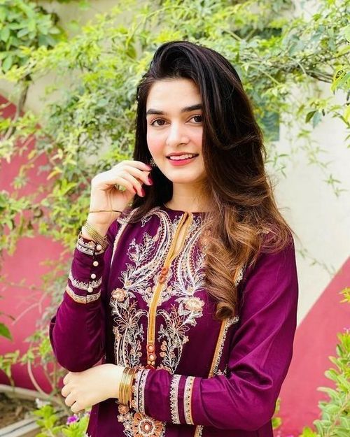 ladies profile pic