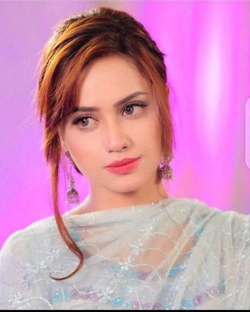ladies profile pic