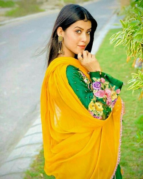 ladies profile pic