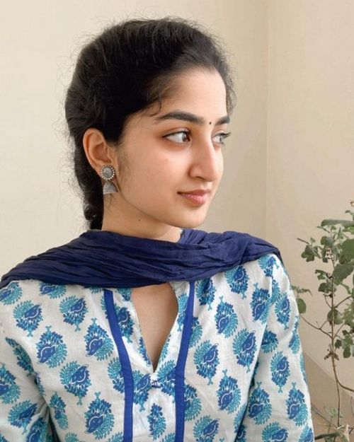 ladies profile pic