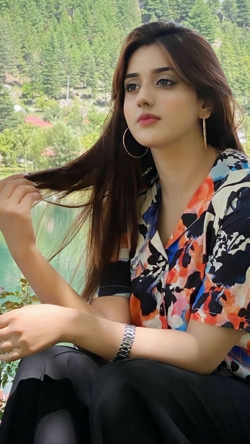 ladies profile pic