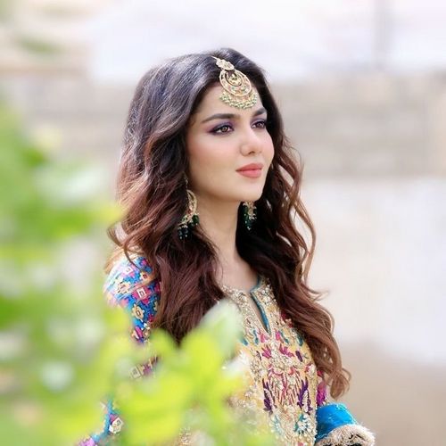 ladies profile pic