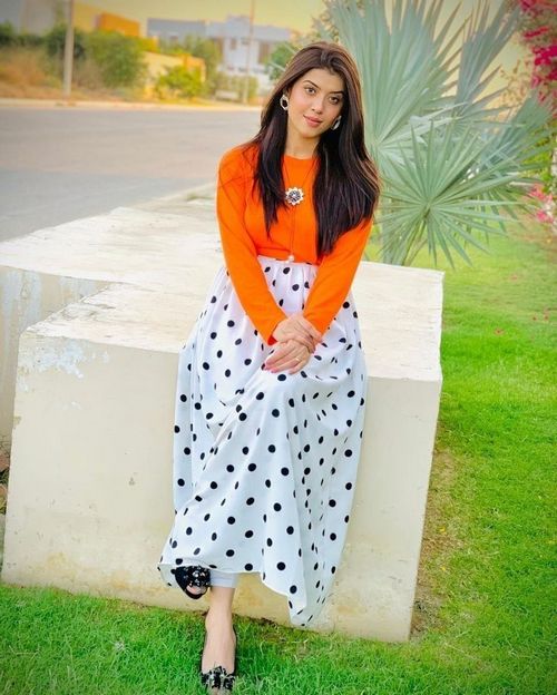 ladies profile pic