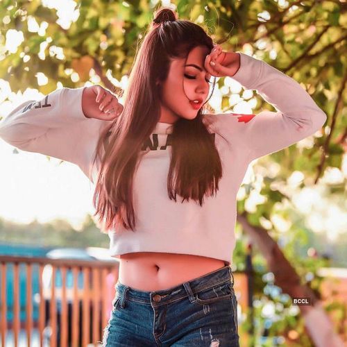 ladies profile pic
