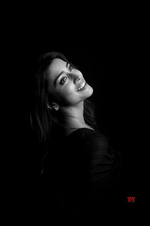 ladies profile pic