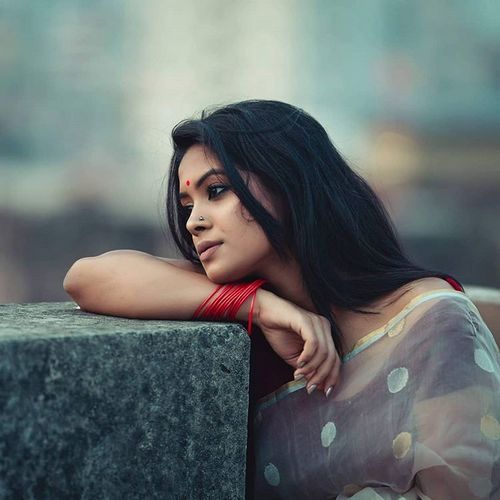 ladies profile pic