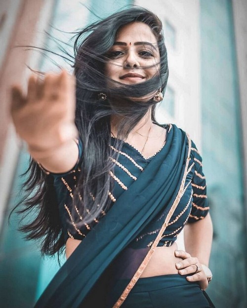 ladies profile pic