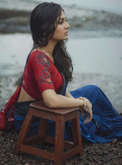 ladies profile pic