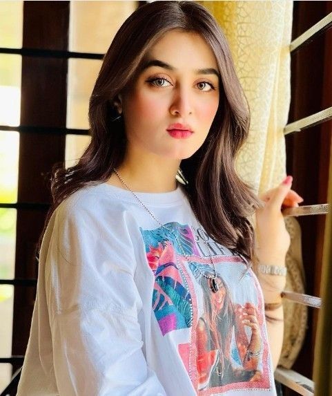 ladies profile pic