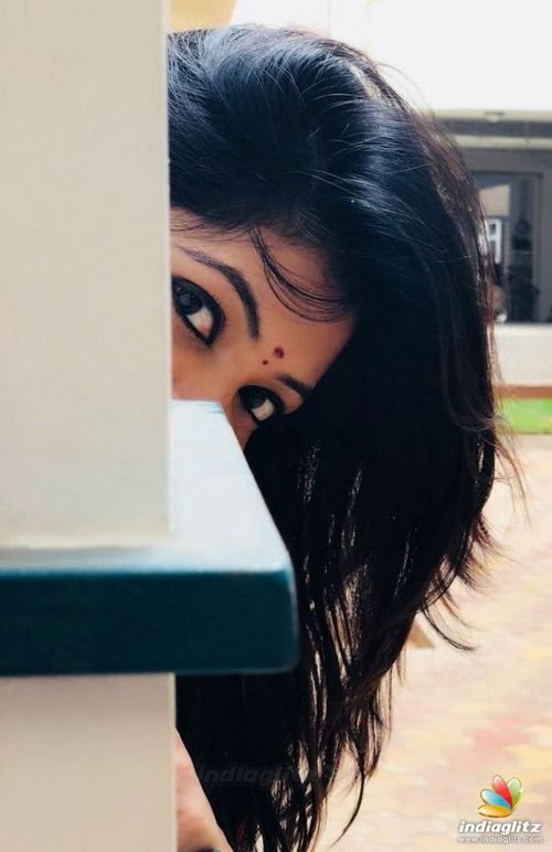 ladies profile pic