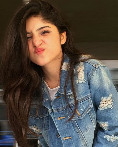 ladies profile pic