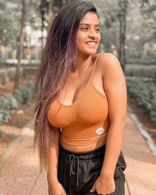 ladies profile pic