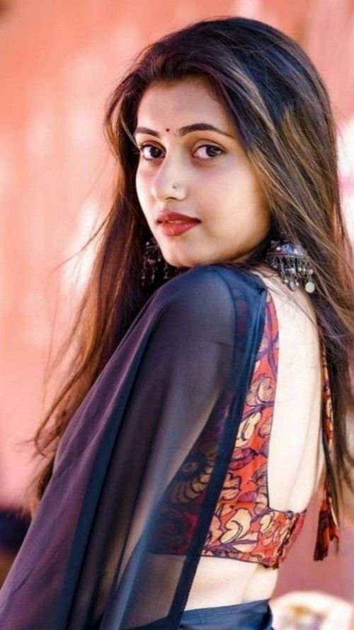 ladies profile pic