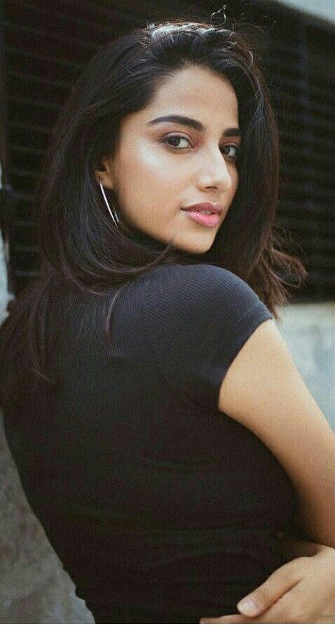 ladies profile pic