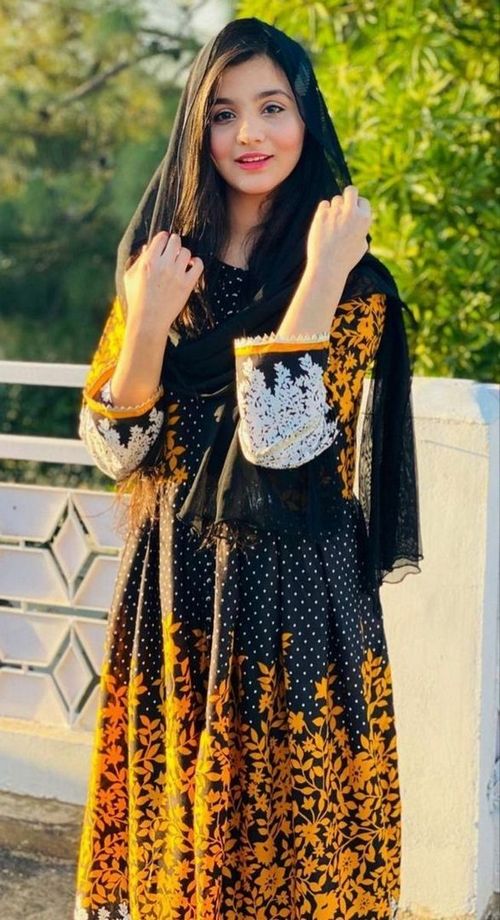 ladies profile pic