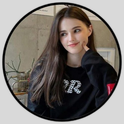 ladies profile pic