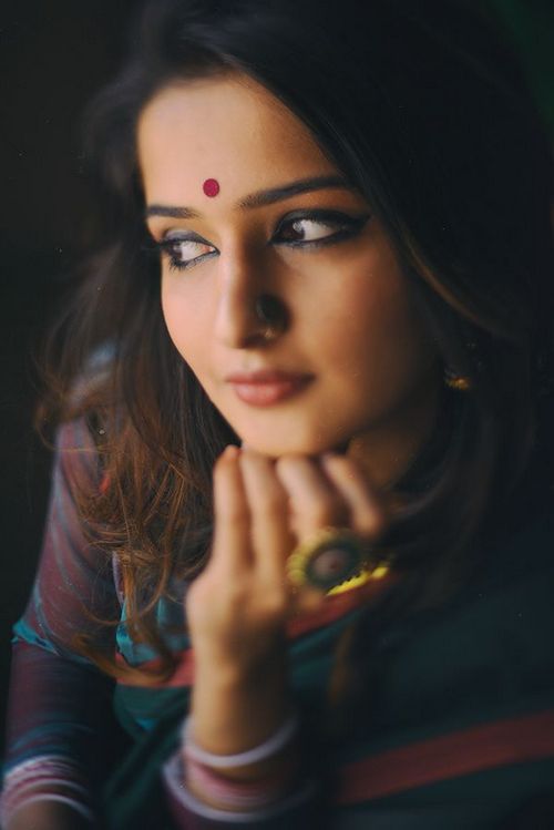 ladies profile pic