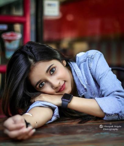 ladies profile pic