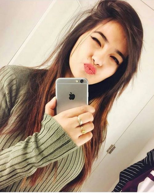 ladies profile pic