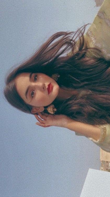 ladies profile pic