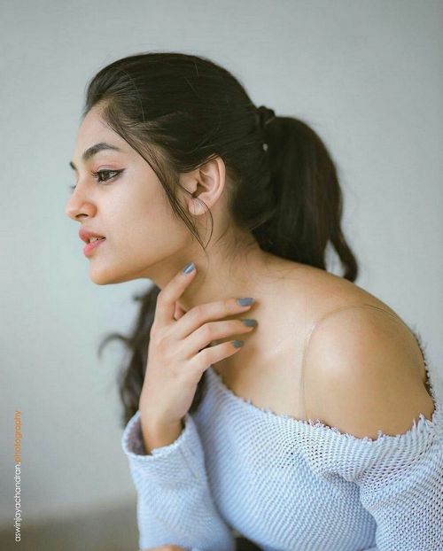 ladies profile pic