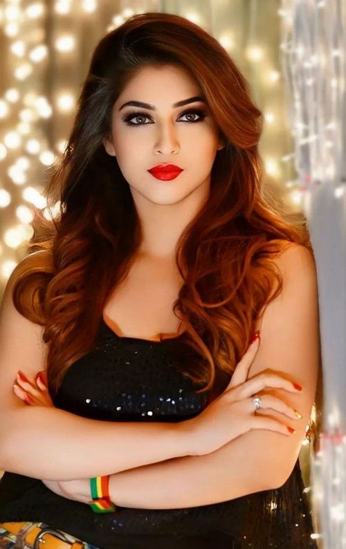 ladies profile pic
