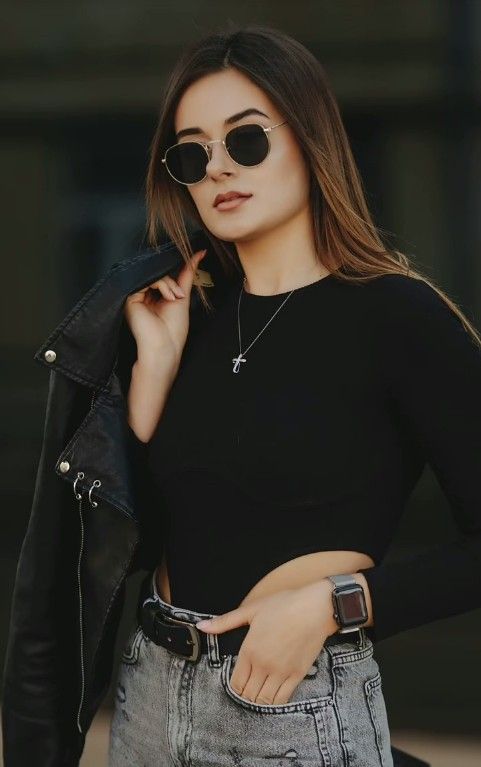 ladies profile pic