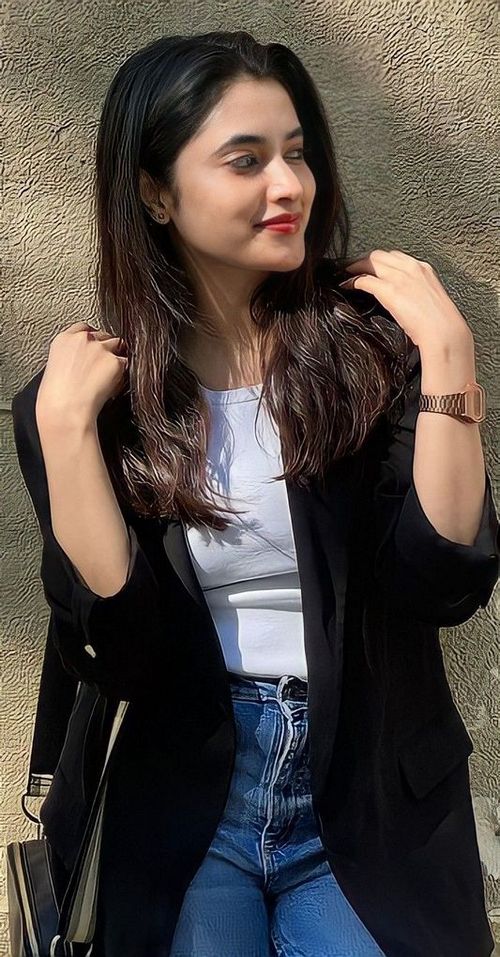 ladies profile pic