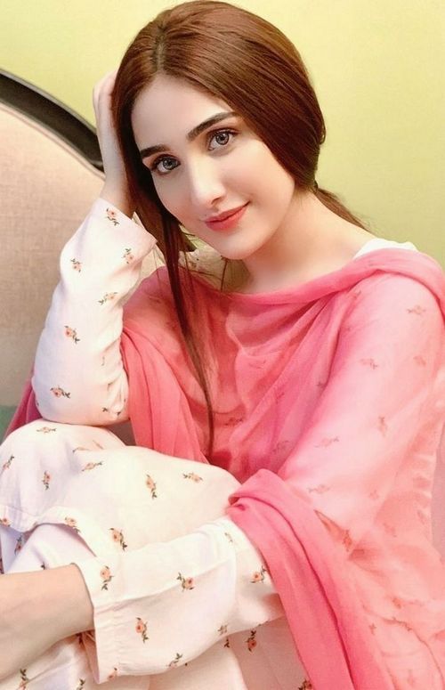 ladies profile pic