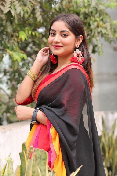 ladies profile pic