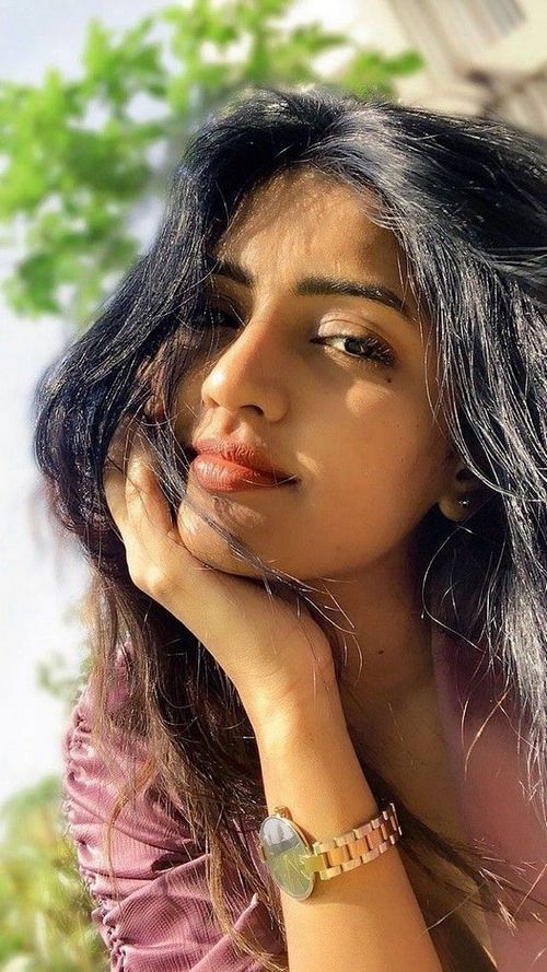 ladies profile pic