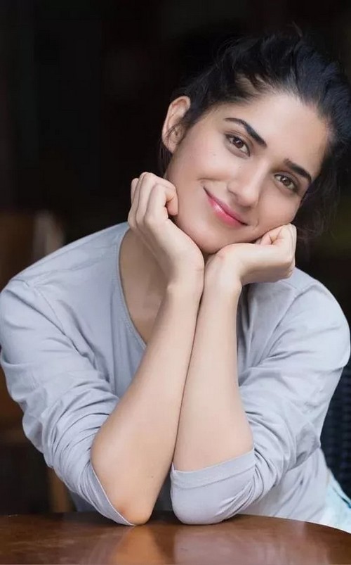 ladies profile pic